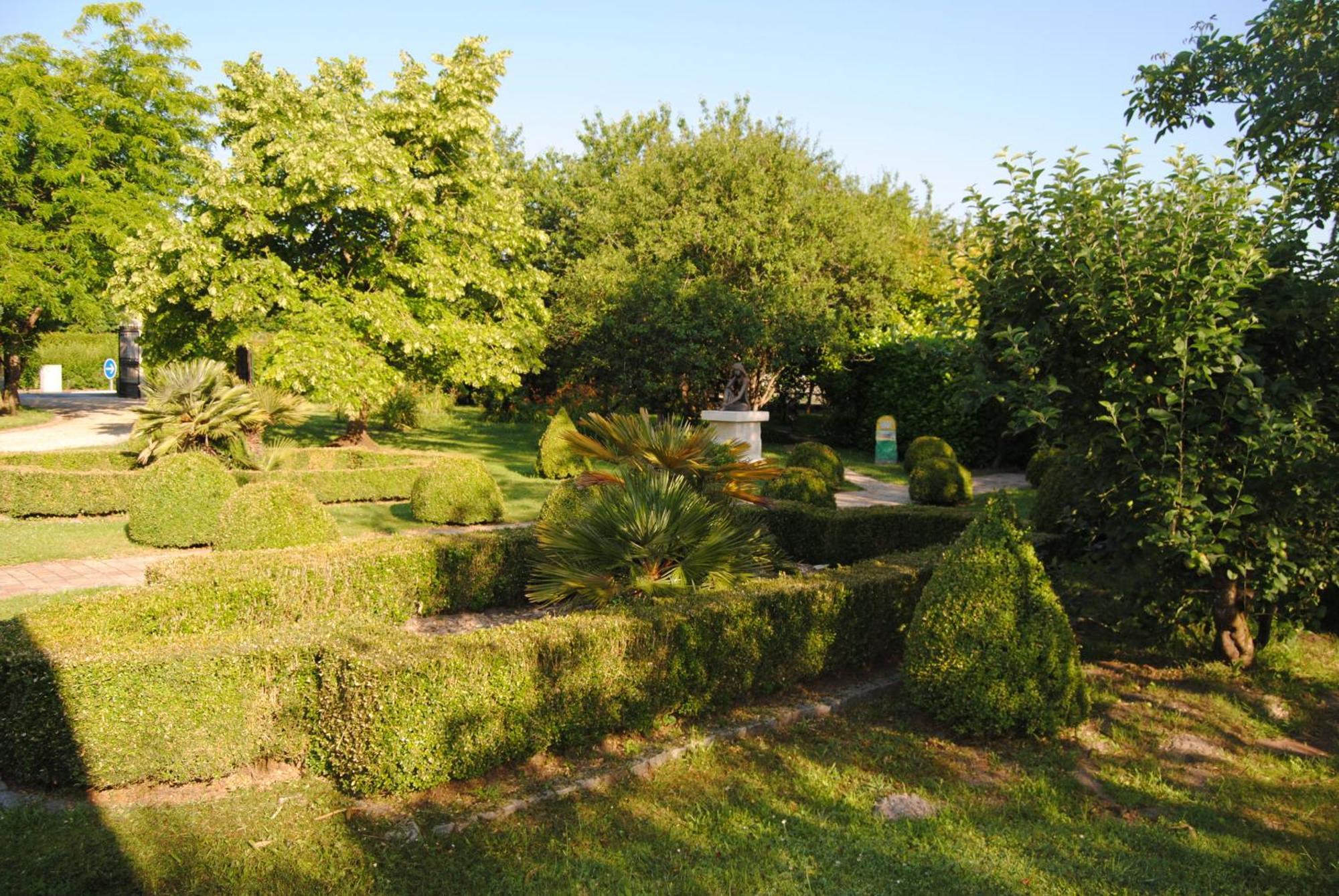 Le Grand Logis - Guest House - Bed And Breakfast Marchais  Номер фото