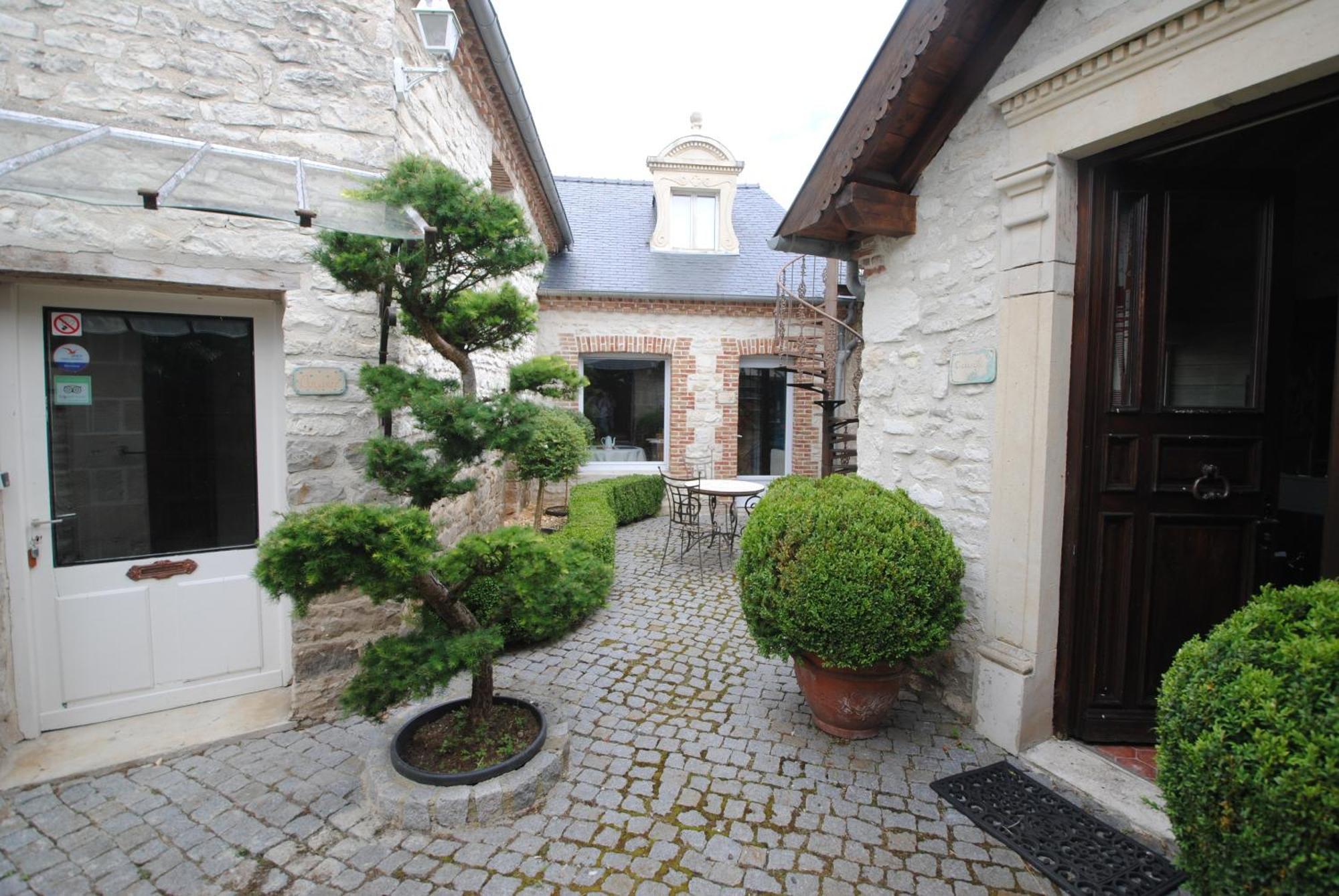 Le Grand Logis - Guest House - Bed And Breakfast Marchais  Екстер'єр фото