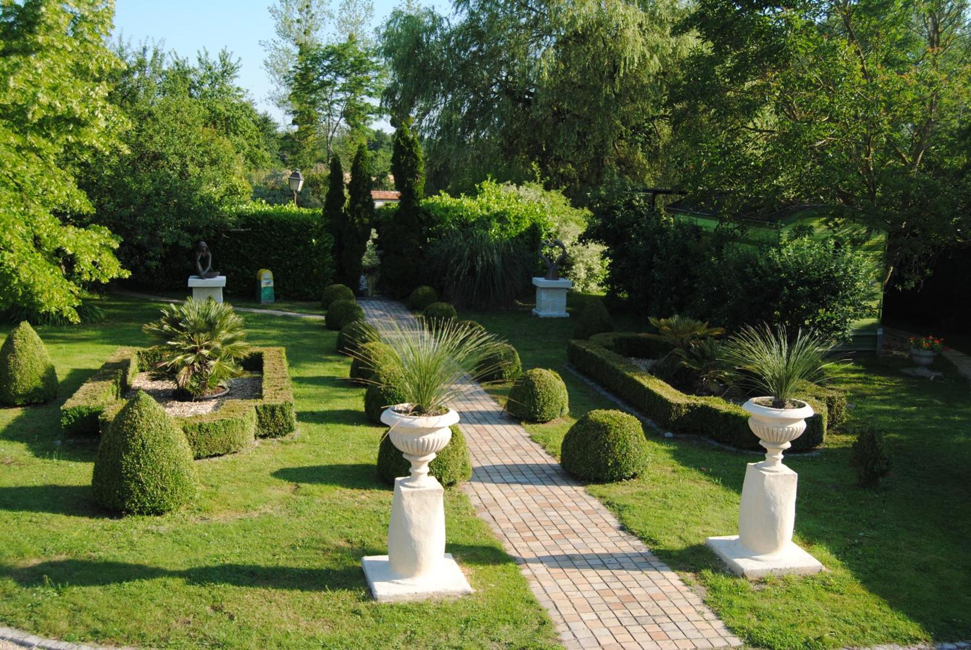 Le Grand Logis - Guest House - Bed And Breakfast Marchais  Екстер'єр фото